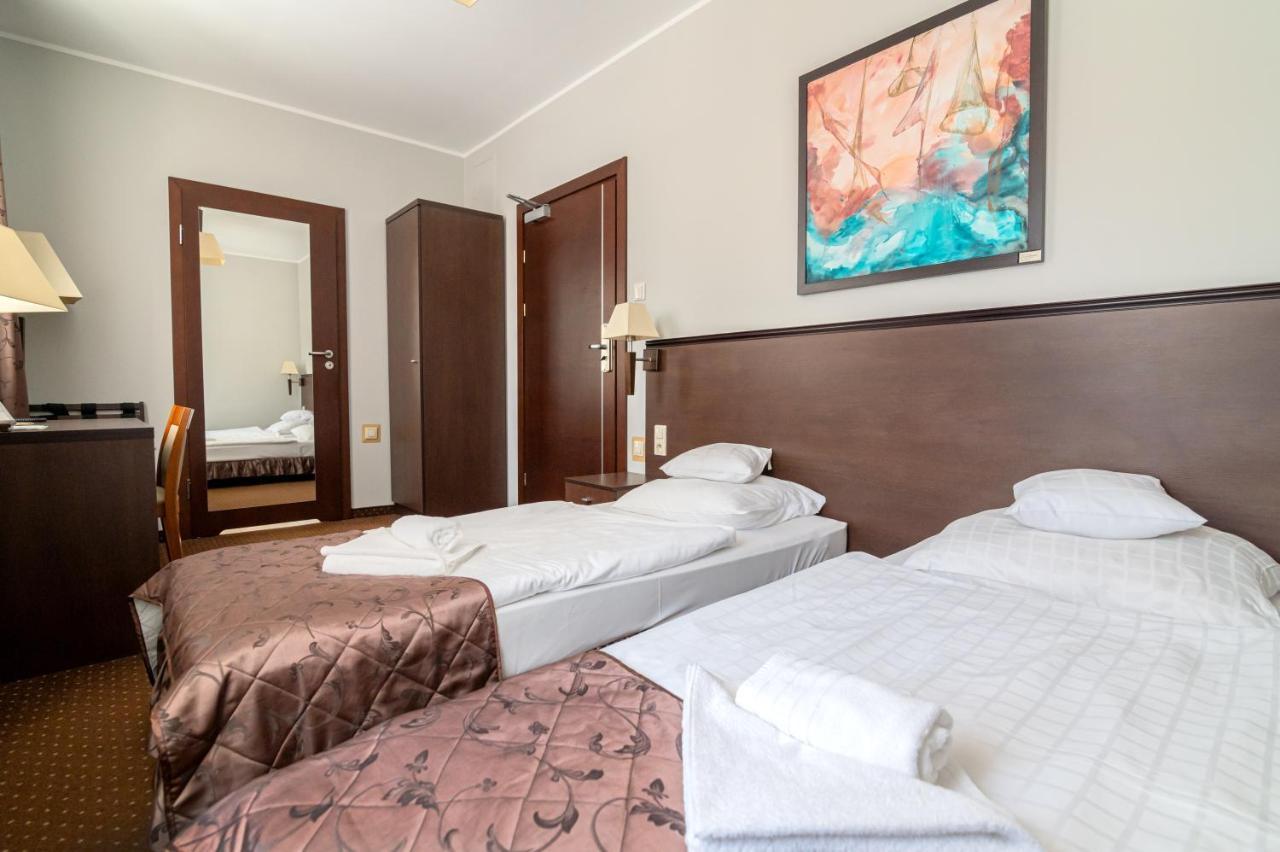 Hotel Pod Filarami Czeladz Exterior photo