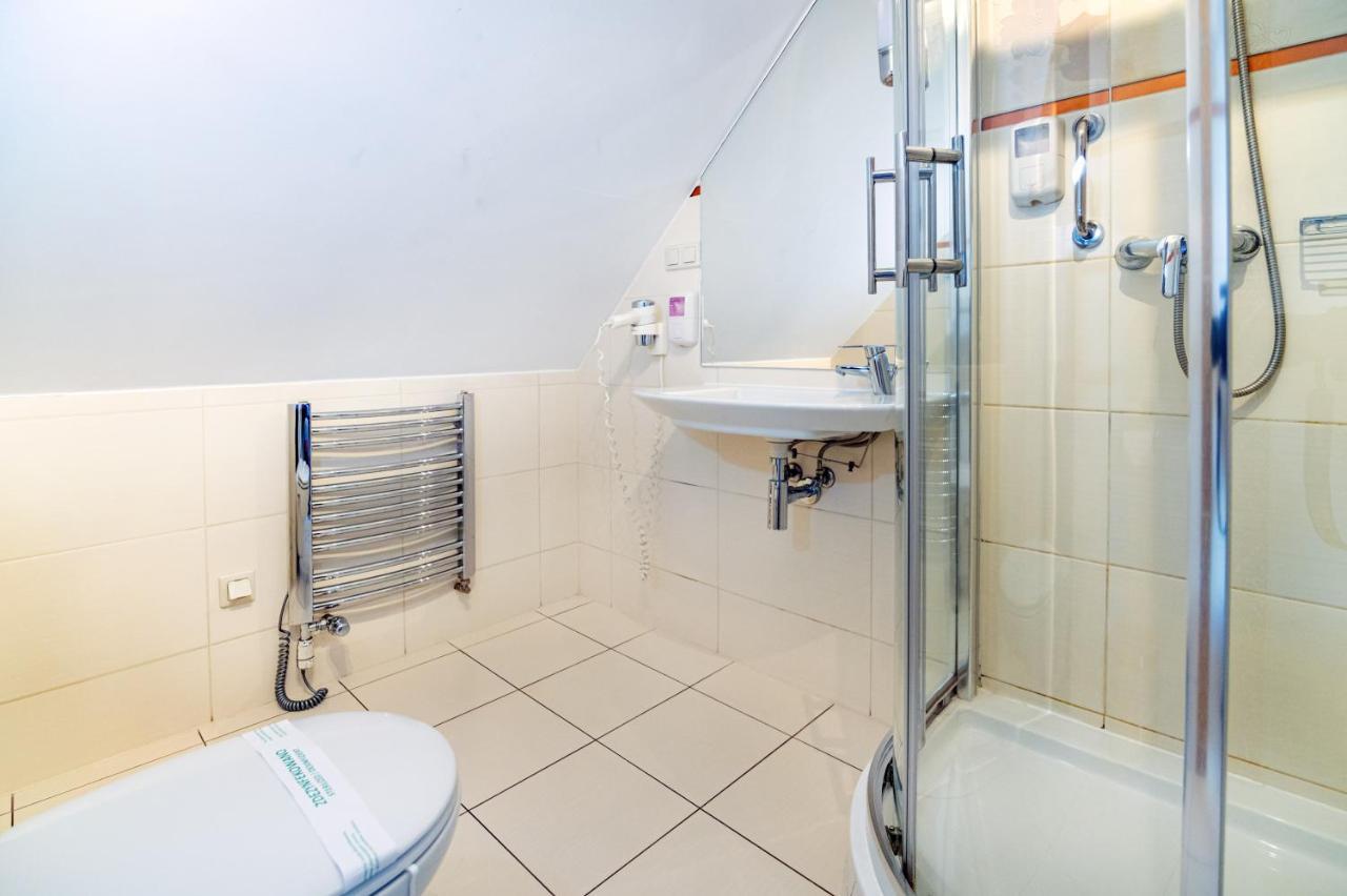 Hotel Pod Filarami Czeladz Exterior photo